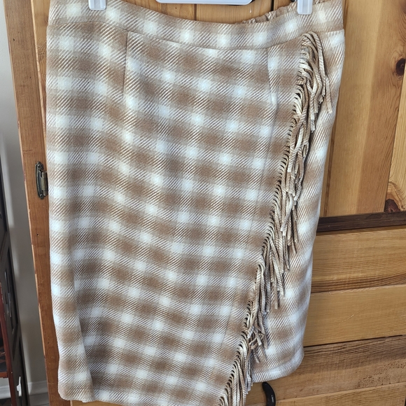 Time and Tru Dresses & Skirts - Time and Tru Tan Plaid Pencil Skirt with Fringe